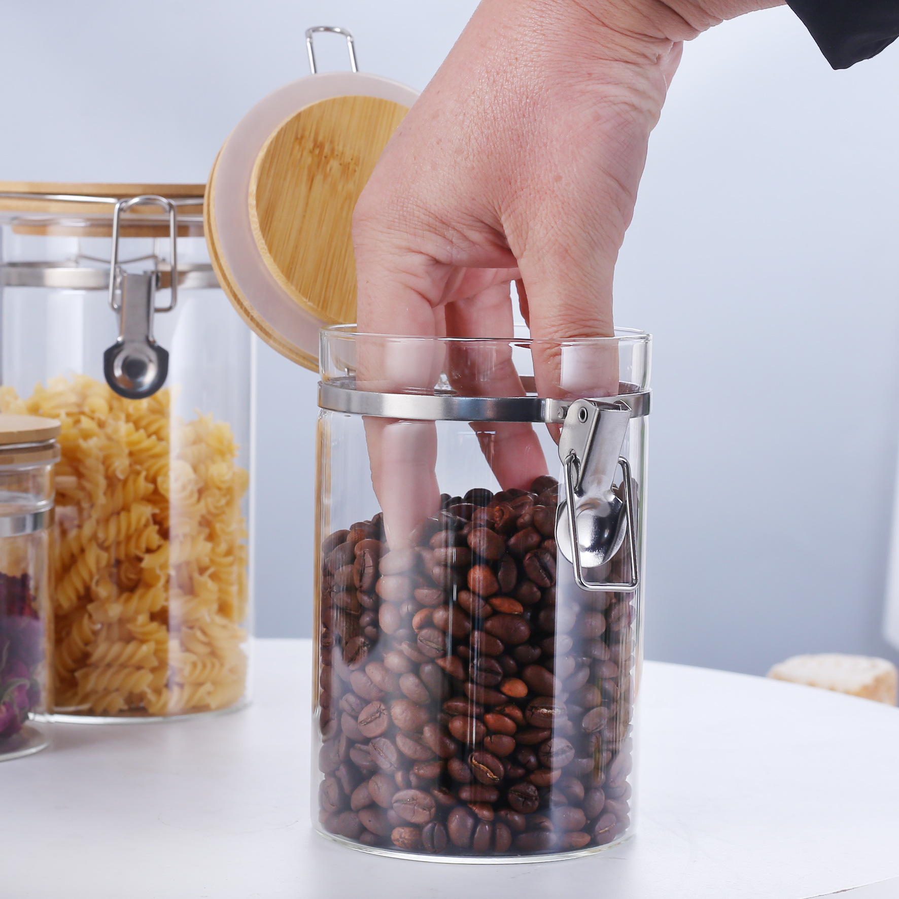 Wholesale Airtight Metal Gold Clip Jar Glass Canister with Bamboo Lid